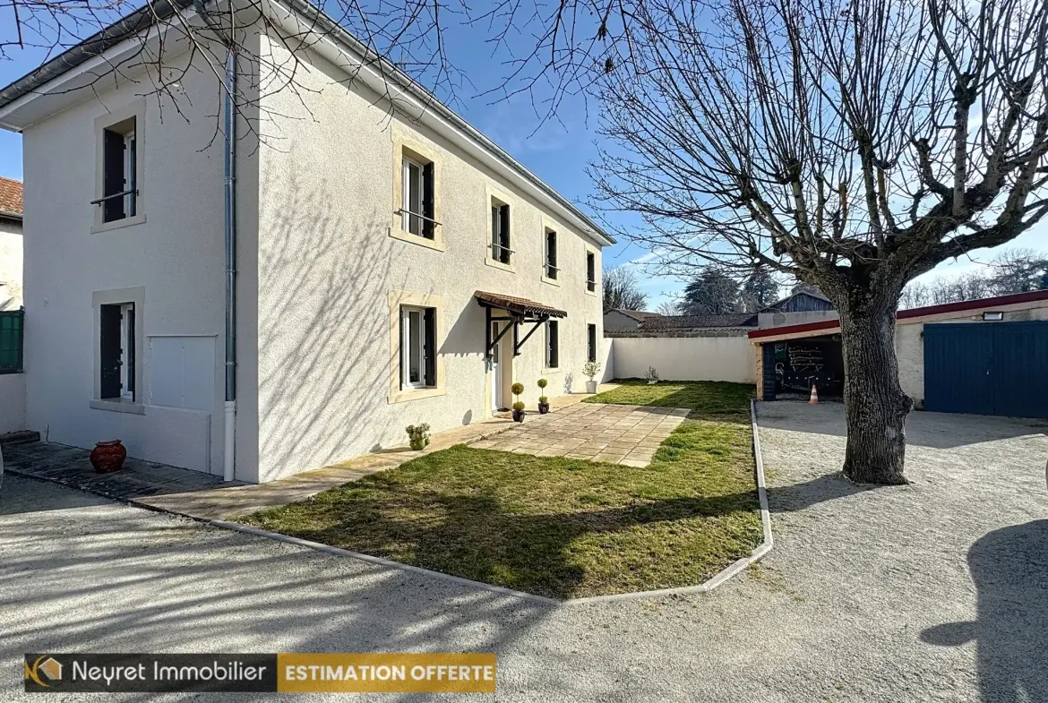 Maison rénovée de 120m² à Montverdun avec jardin clos et garage 