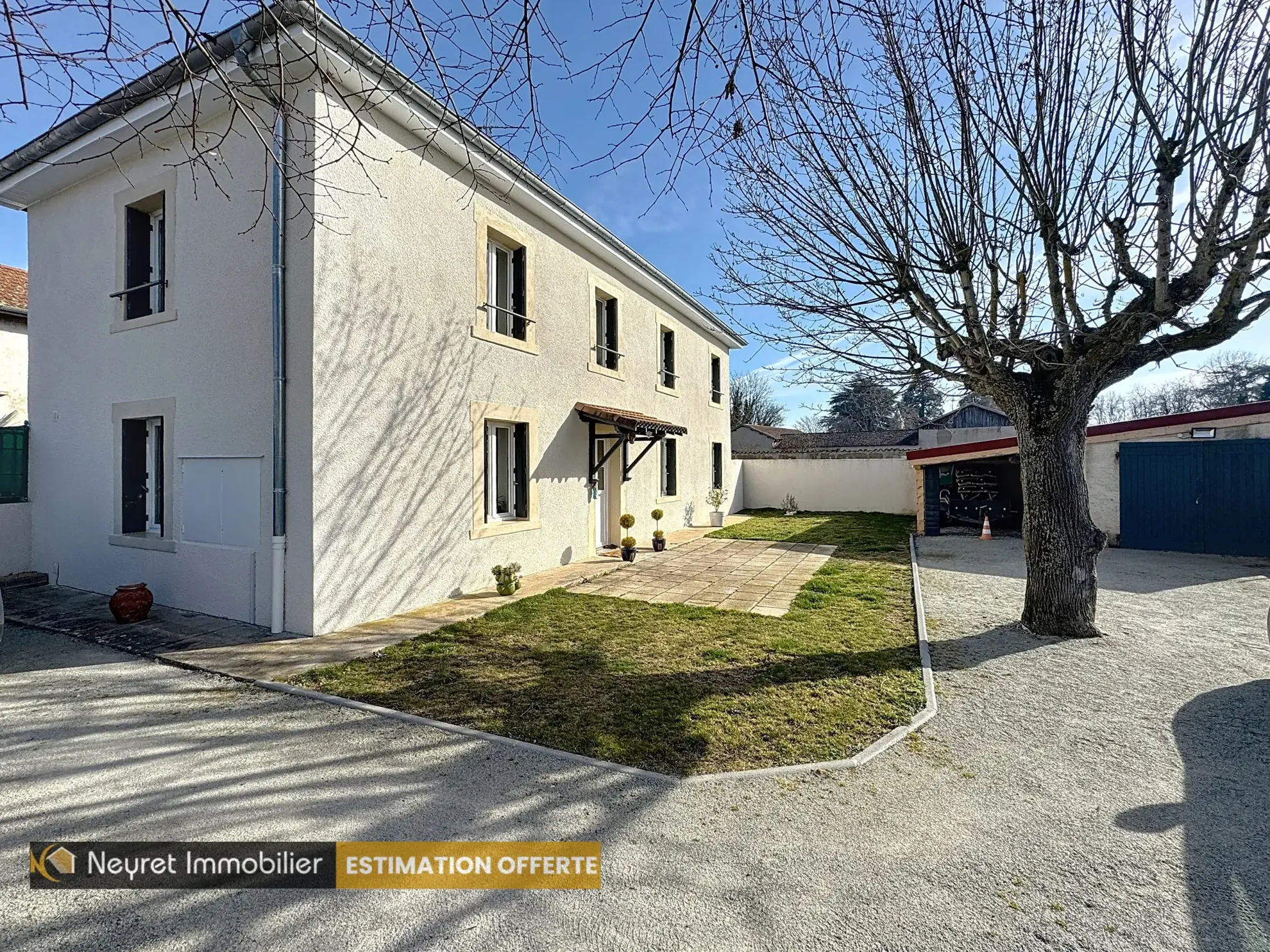 Maison rénovée de 120m² à Montverdun avec jardin clos et garage 