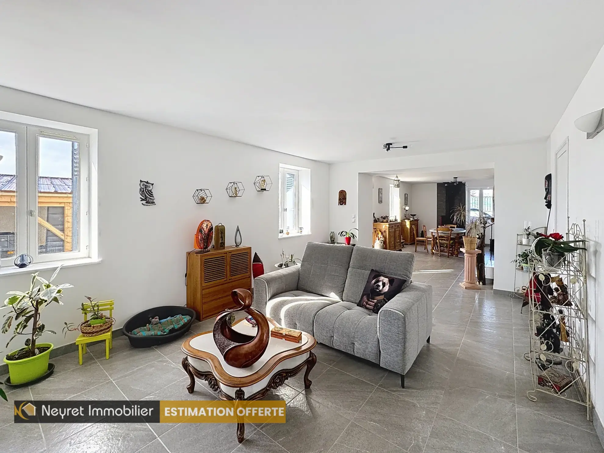 Maison rénovée de 120m² à Montverdun avec jardin clos et garage 