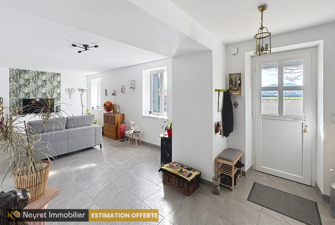Maison rénovée de 120m² à Montverdun avec jardin clos et garage 