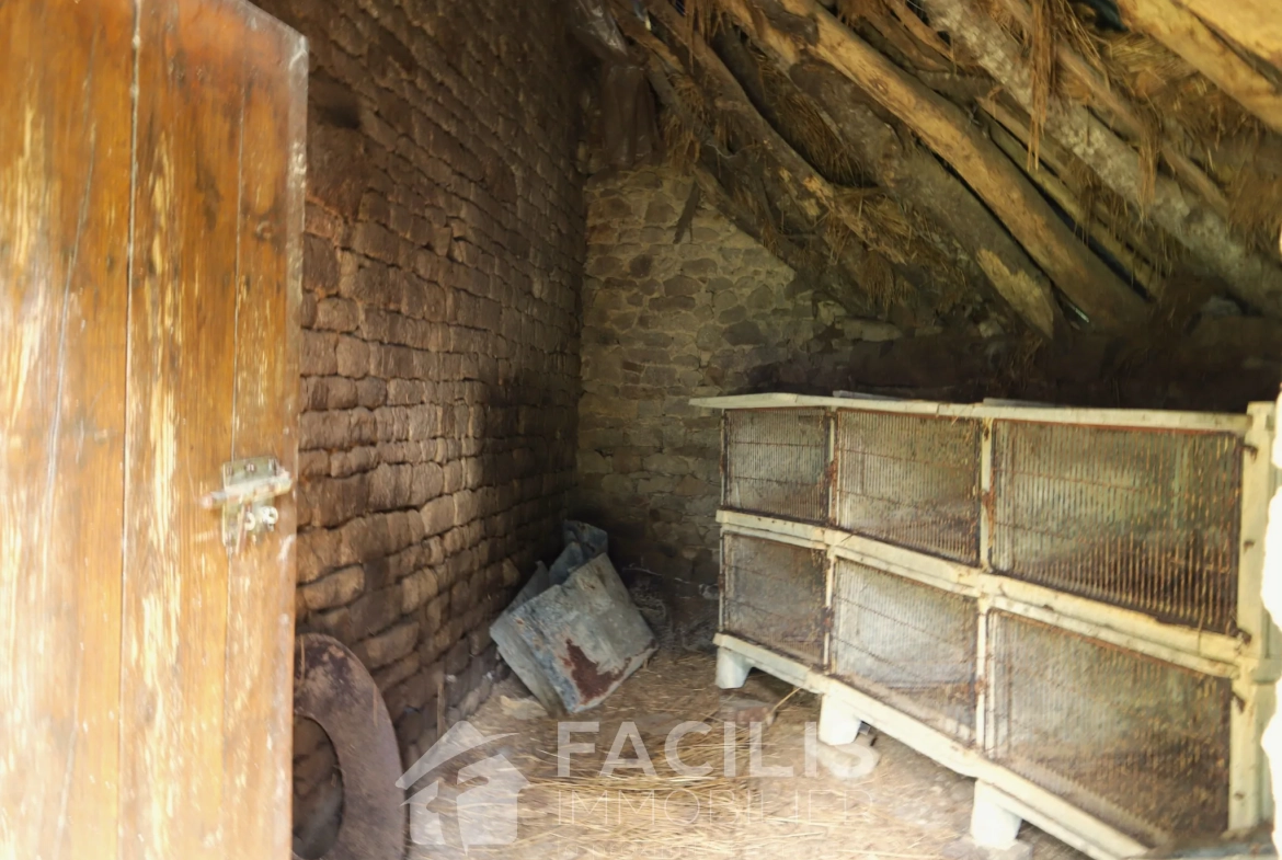 Maison à rénover dans le Morbihan, proche BUBRY avec bon potentiel 