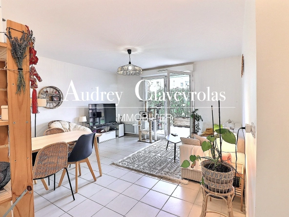 Appartement T2 lumineux avec terrasse, parking privé à Marseille 13013