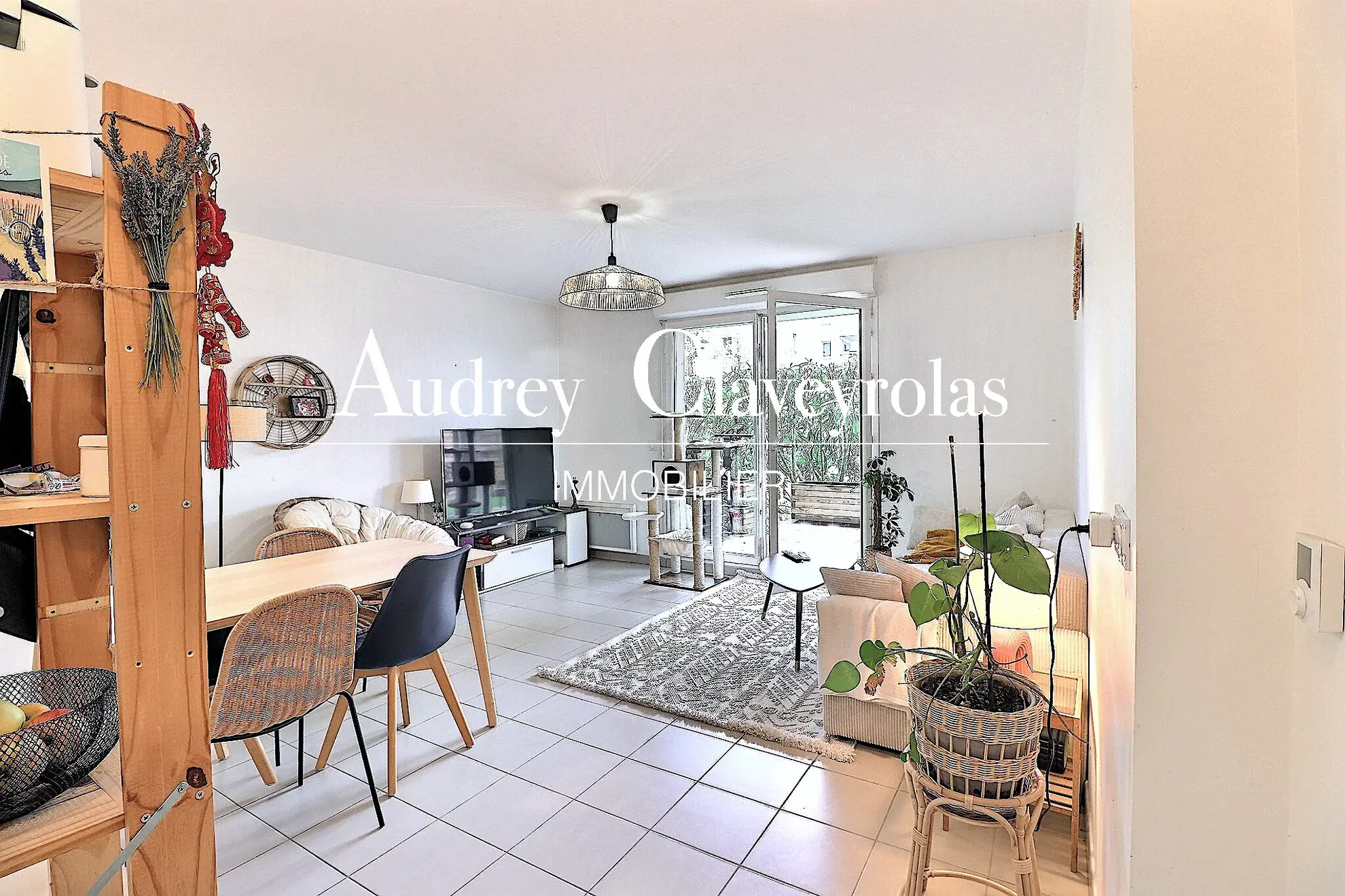 Appartement T2 lumineux avec terrasse, parking privé à Marseille 13013 