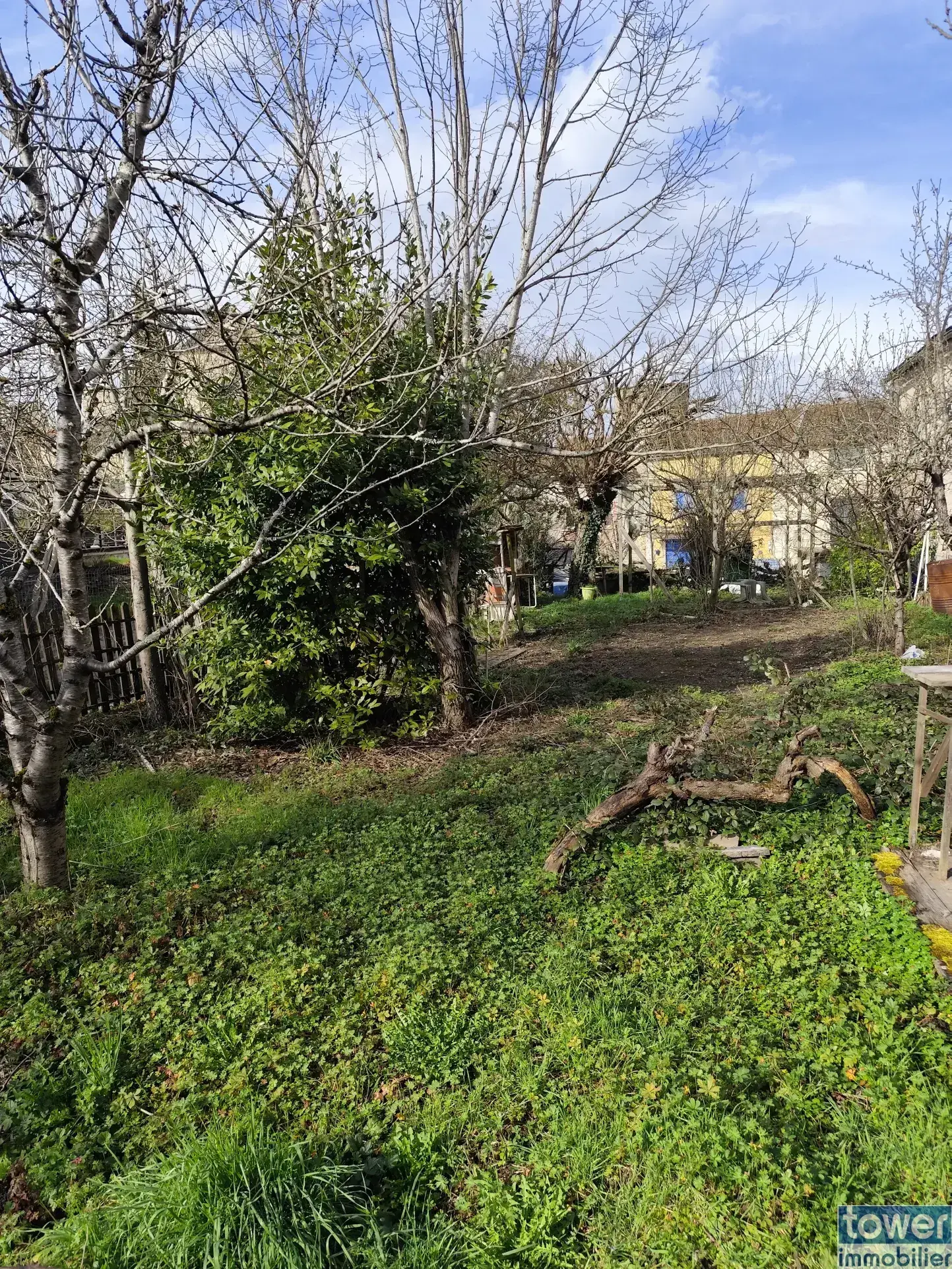 Maison de village à Monteils (12200) – 69 m² avec terrain et garage 