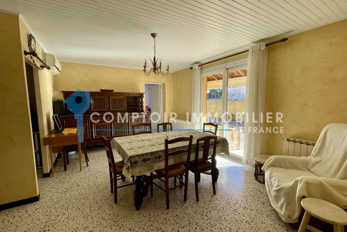 Maison de plain-pied à Vauvert avec terrasse et potentiel d'agrandissement 