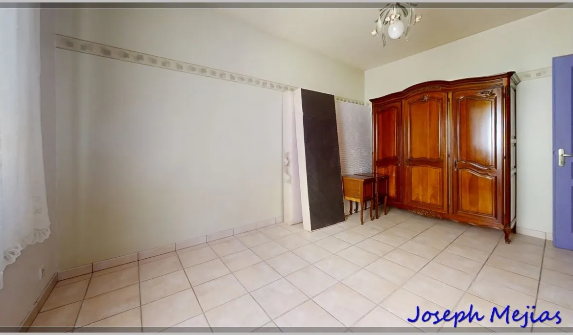 Maison de plain-pied à vendre à Saint Apollinaire de Rias, 2 chambres, terrain de 2000 m² 