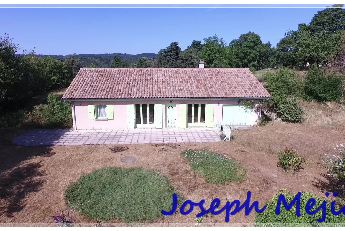 Maison de plain-pied à vendre à Saint Apollinaire de Rias, 2 chambres, terrain de 2000 m² 