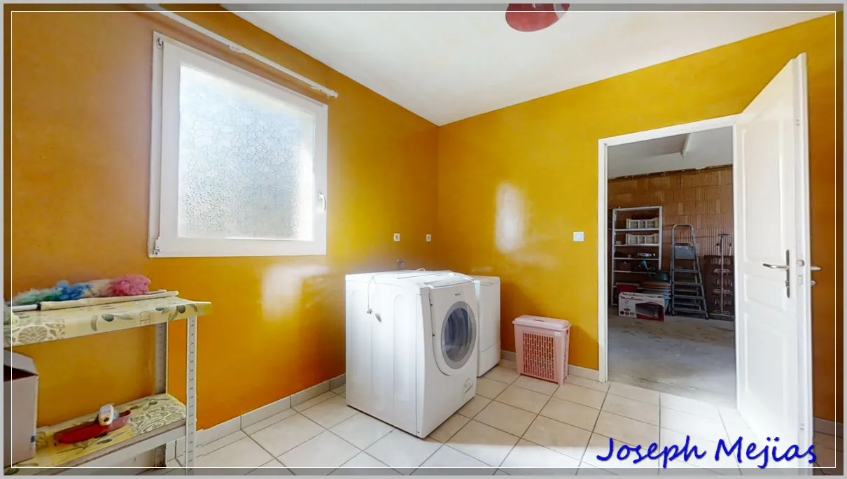 Maison de plain-pied à vendre à Saint Apollinaire de Rias, 2 chambres, terrain de 2000 m² 
