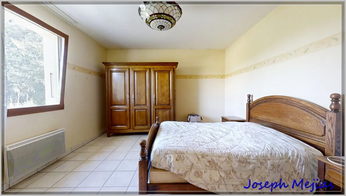 Maison de plain-pied à vendre à Saint Apollinaire de Rias, 2 chambres, terrain de 2000 m² 