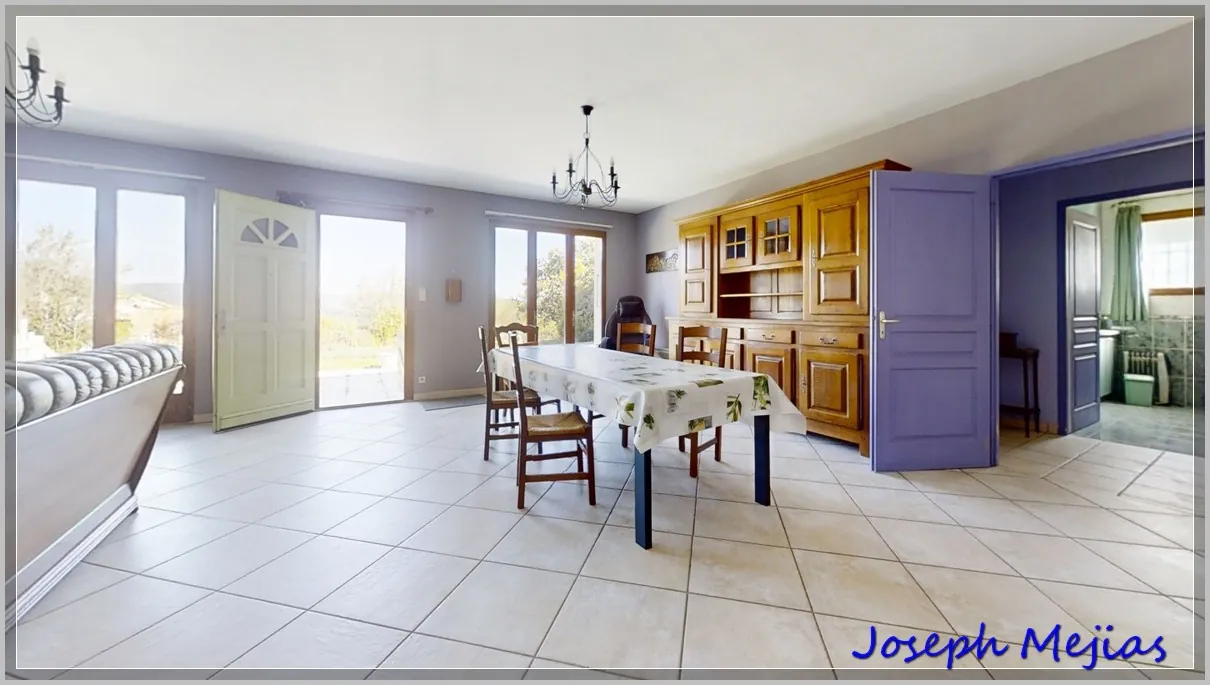 Maison de plain-pied à vendre à Saint Apollinaire de Rias, 2 chambres, terrain de 2000 m² 