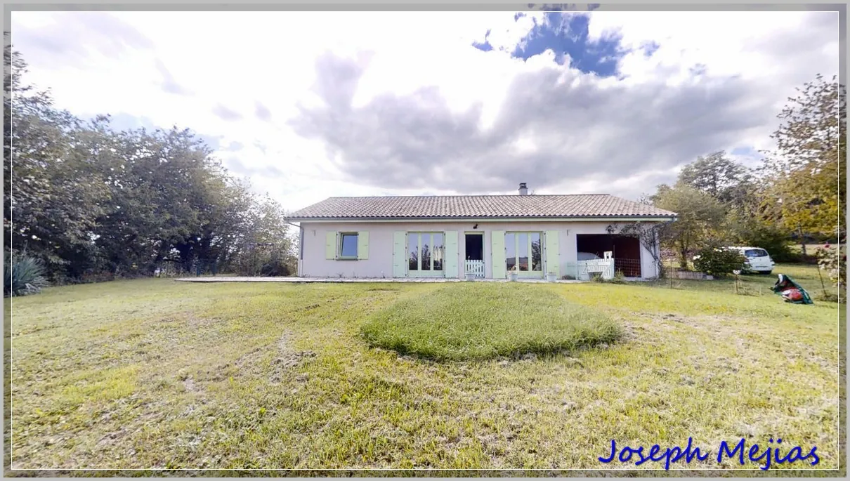 Maison de plain-pied à vendre à Saint Apollinaire de Rias, 2 chambres, terrain de 2000 m² 