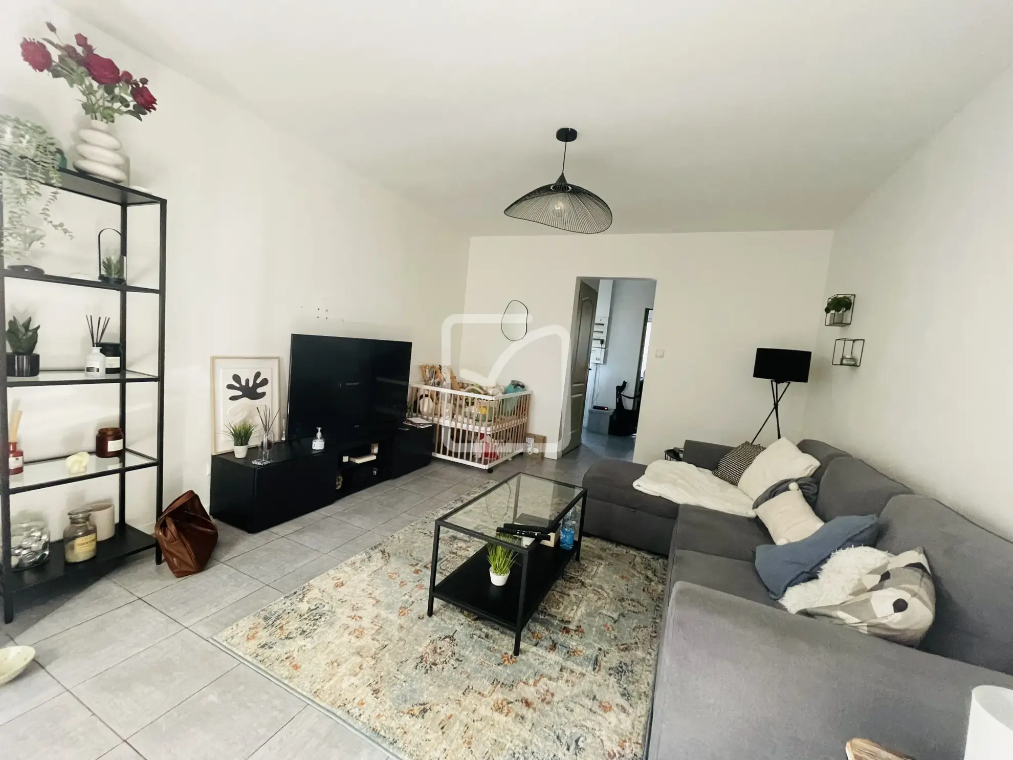 Maison semi-mitoyenne de 68 m² à Feignies avec terrain et stationnement 
