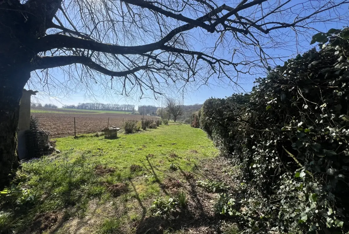 Terrain de 10 ares avec cabane à Brevilliers près de Belfort 