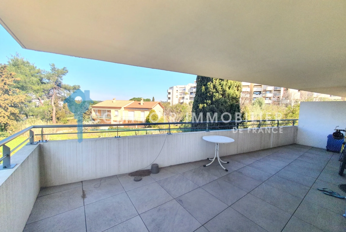 Appartement T1 de 28m² avec grande terrasse à Montpellier – Opportunité d'investissement 