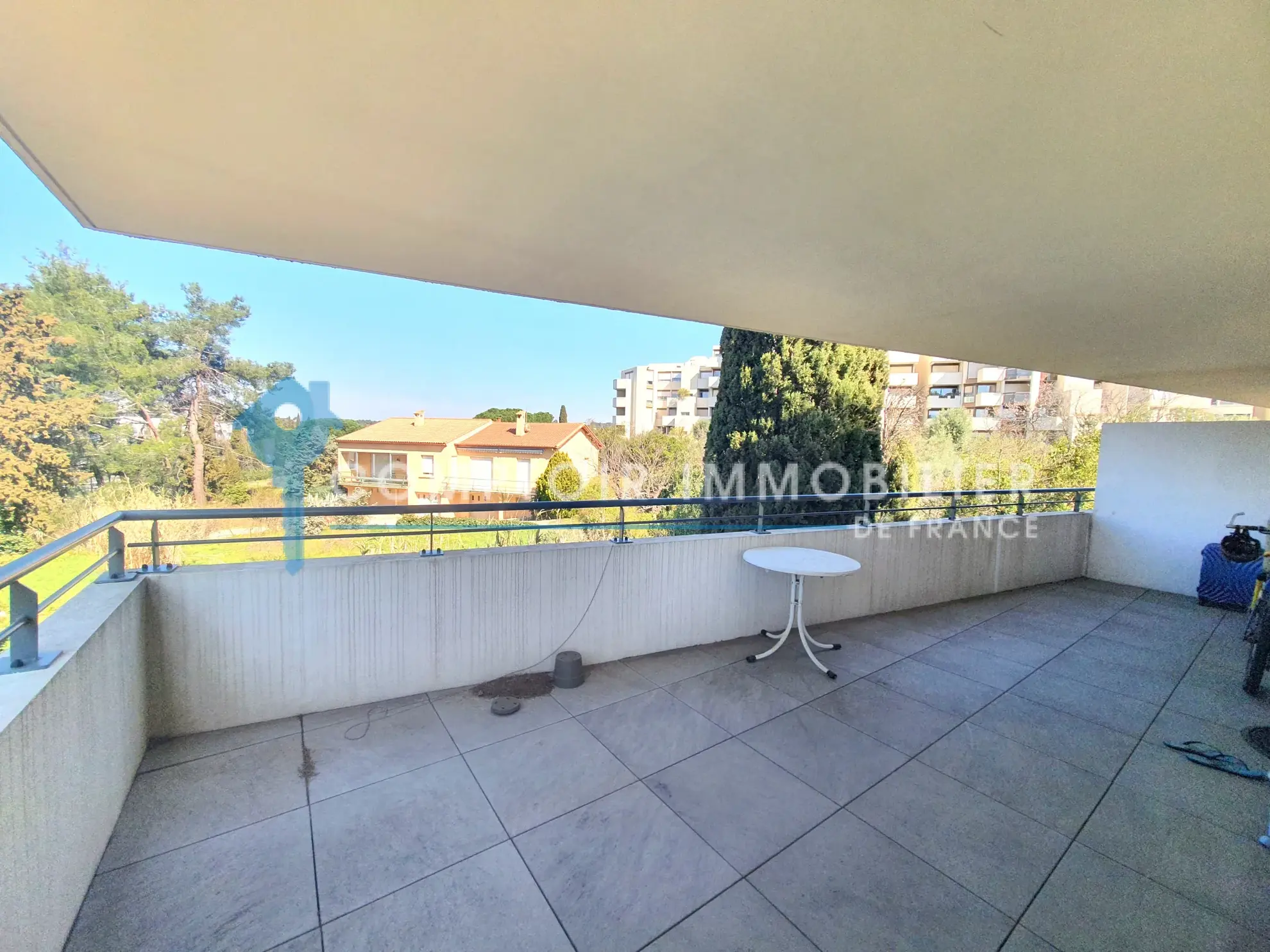 Appartement T1 de 28m² avec grande terrasse à Montpellier – Opportunité d'investissement 