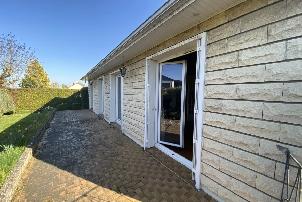 Maison individuelle de plain-pied à Richebourg avec jardin et garage 