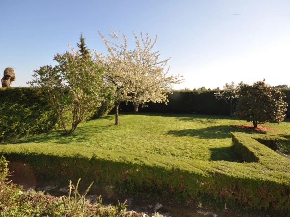 Maison individuelle de plain-pied à Richebourg avec jardin et garage 