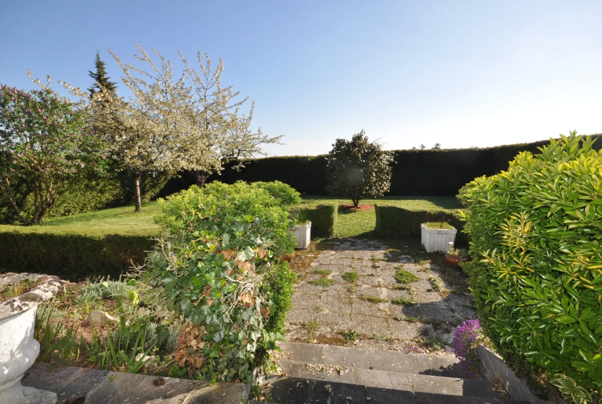 Maison individuelle de plain-pied à Richebourg avec jardin et garage 