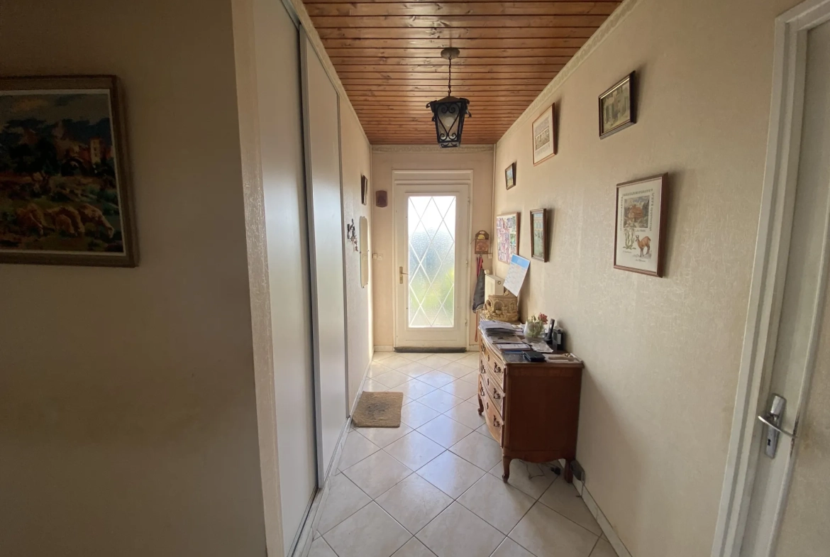 Maison individuelle de plain-pied à Richebourg avec jardin et garage 
