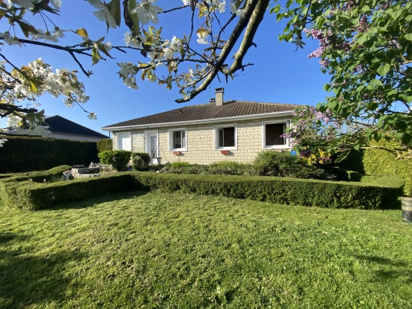 Maison individuelle de plain-pied à Richebourg avec jardin et garage