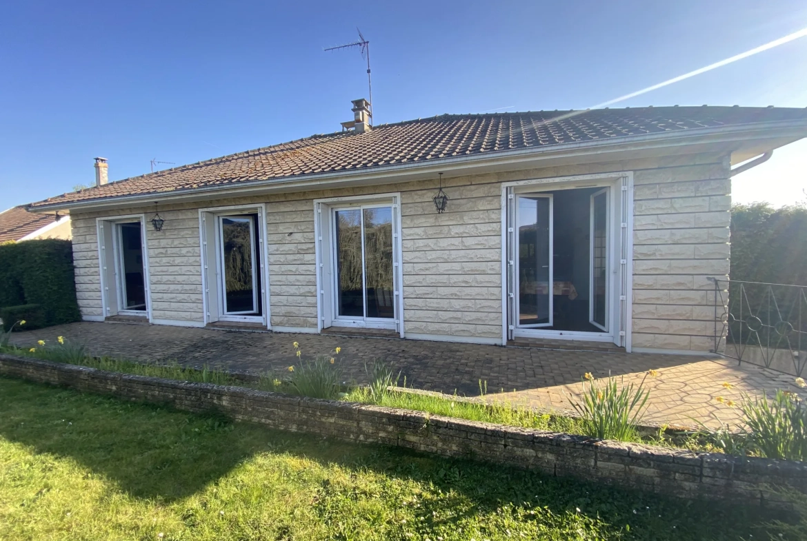 Maison individuelle de plain-pied à Richebourg avec jardin et garage 