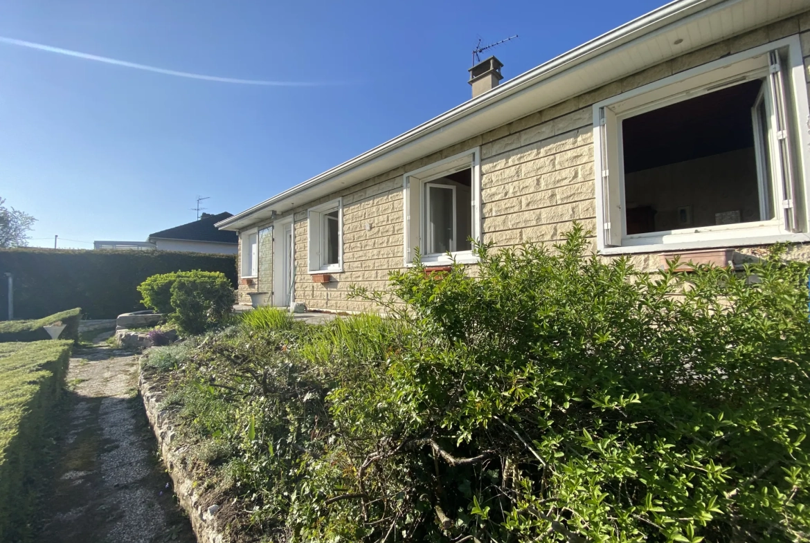 Maison individuelle de plain-pied à Richebourg avec jardin et garage 