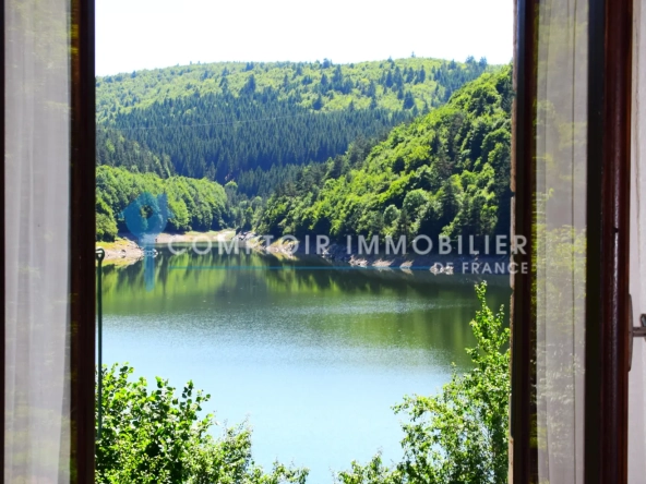Maison en pierre avec vue lac à Saint-Cirgues-en-Montagne - Ardèche