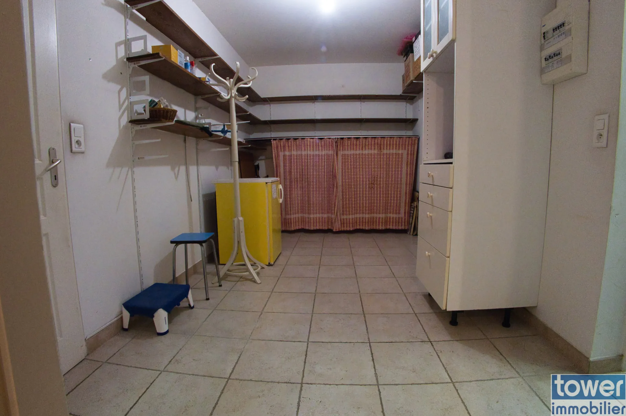 Belle maison de ville à Lézignan-Corbières avec garage et patio, idéal investissement ou résidence principale 