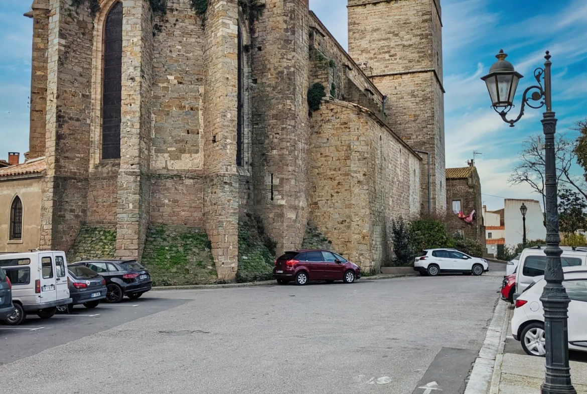 Belle maison de ville à Lézignan-Corbières avec garage et patio, idéal investissement ou résidence principale 