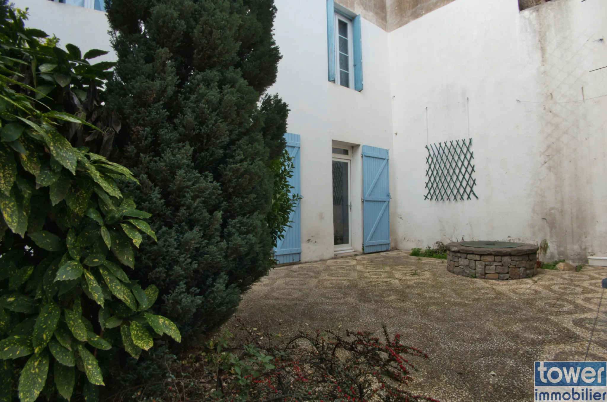 Belle maison de ville à Lézignan-Corbières avec garage et patio, idéal investissement ou résidence principale 