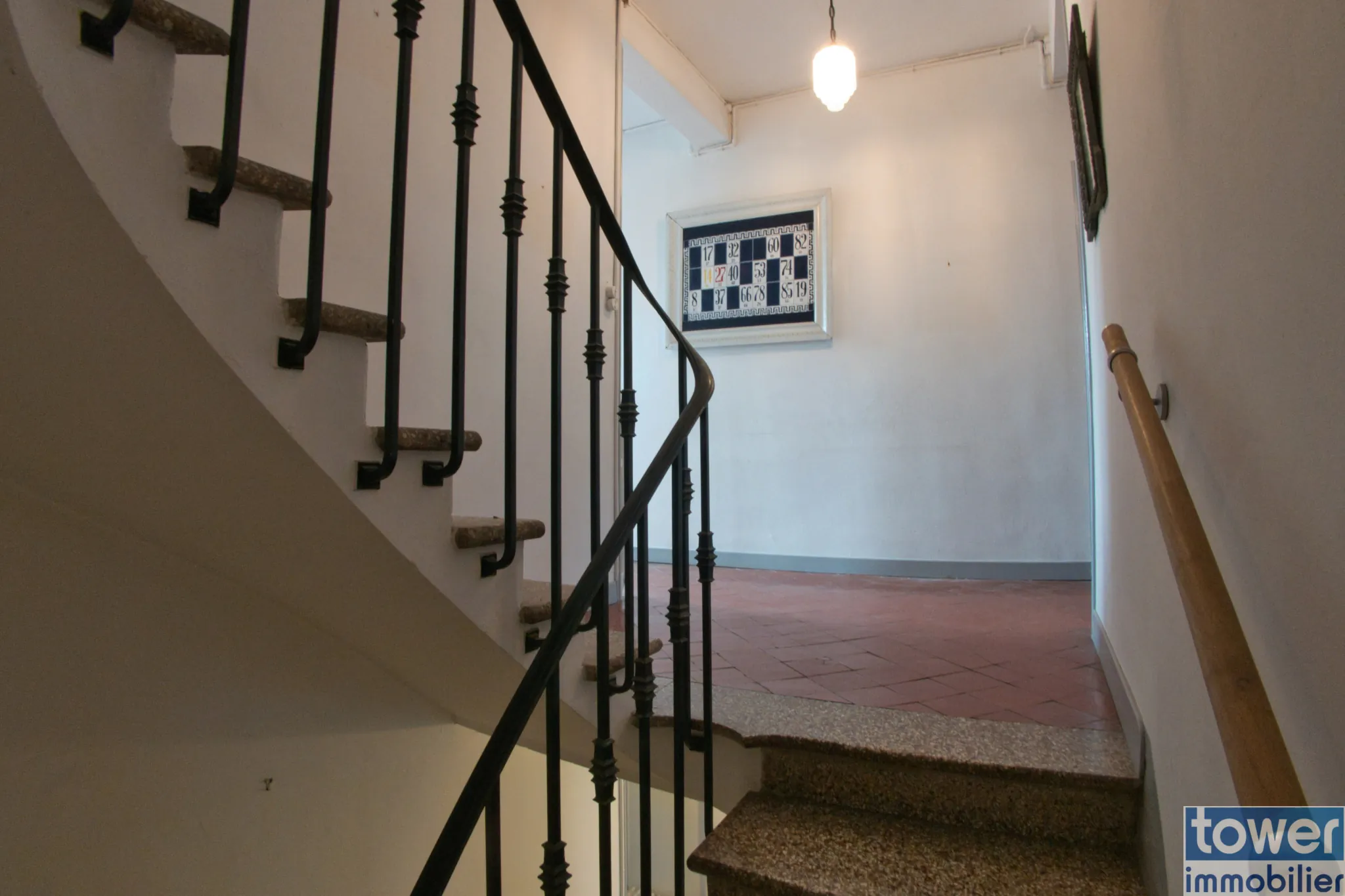 Belle maison de ville à Lézignan-Corbières avec garage et patio, idéal investissement ou résidence principale 