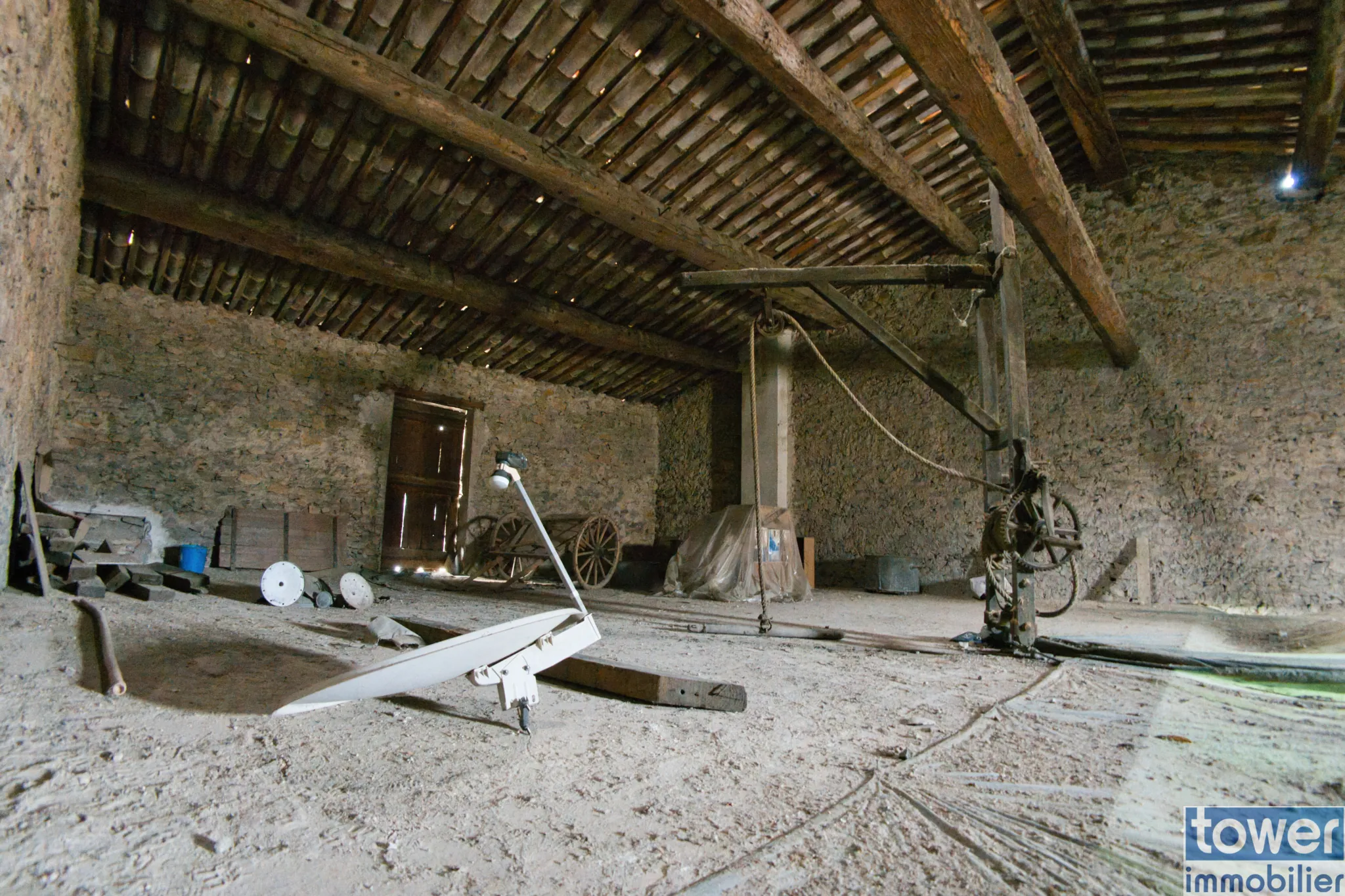 Belle maison de ville à Lézignan-Corbières avec garage et patio, idéal investissement ou résidence principale 
