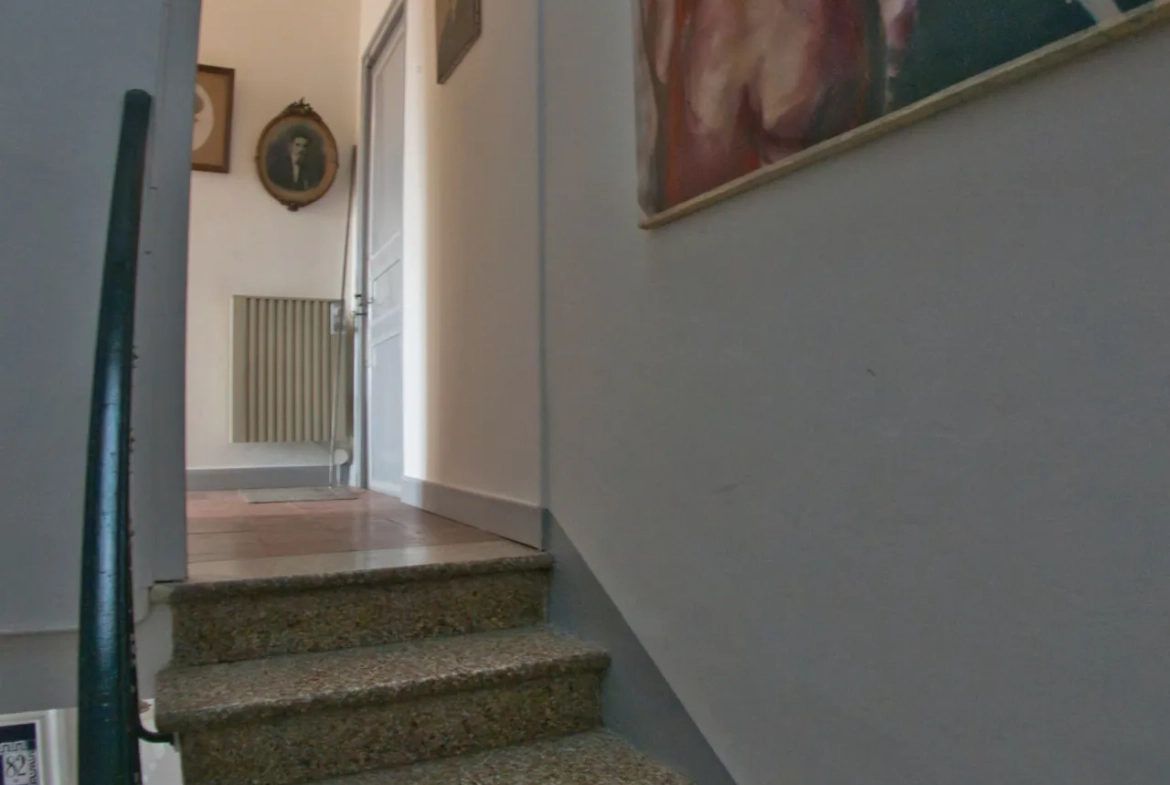 Belle maison de ville à Lézignan-Corbières avec garage et patio, idéal investissement ou résidence principale 