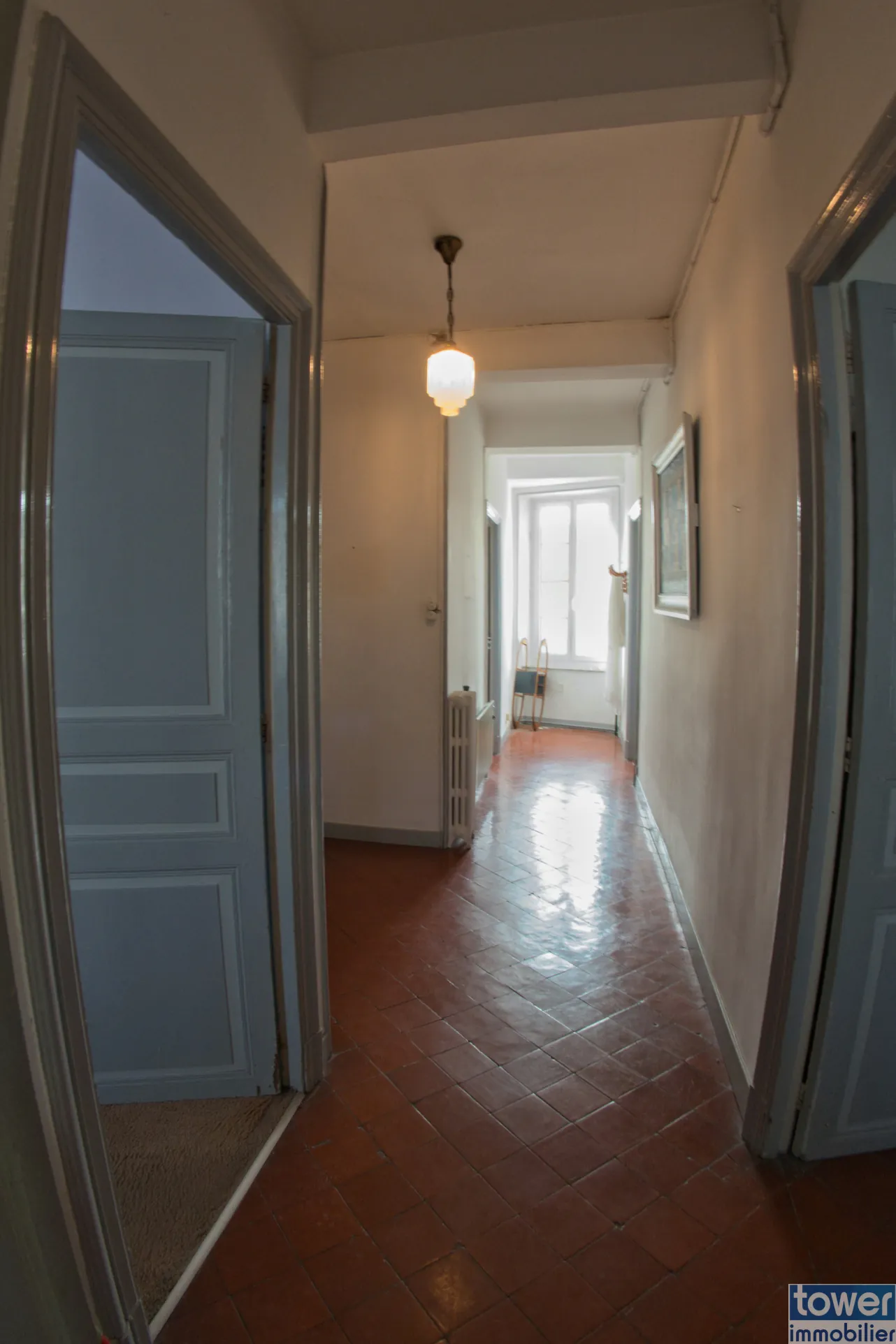 Belle maison de ville à Lézignan-Corbières avec garage et patio, idéal investissement ou résidence principale 
