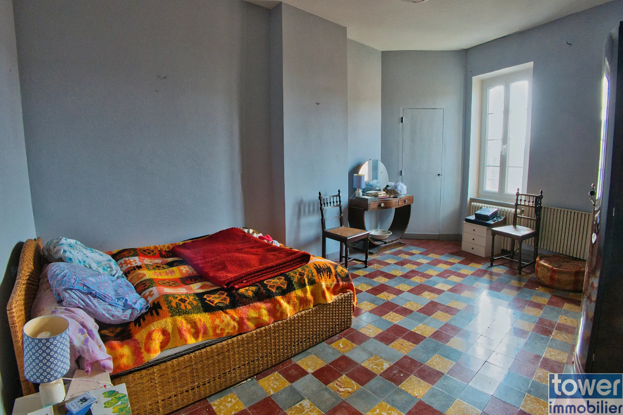 Belle maison de ville à Lézignan-Corbières avec garage et patio, idéal investissement ou résidence principale 
