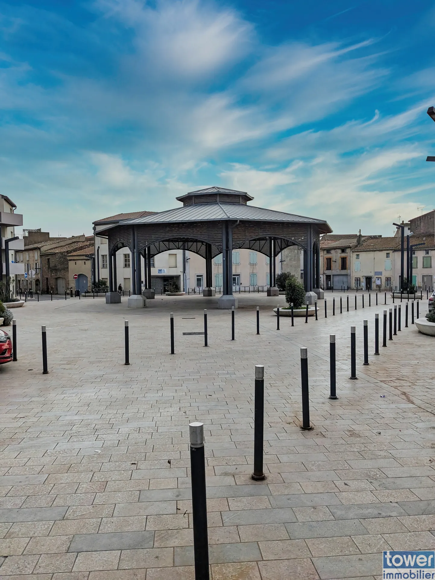 Belle maison de ville à Lézignan-Corbières avec garage et patio, idéal investissement ou résidence principale 