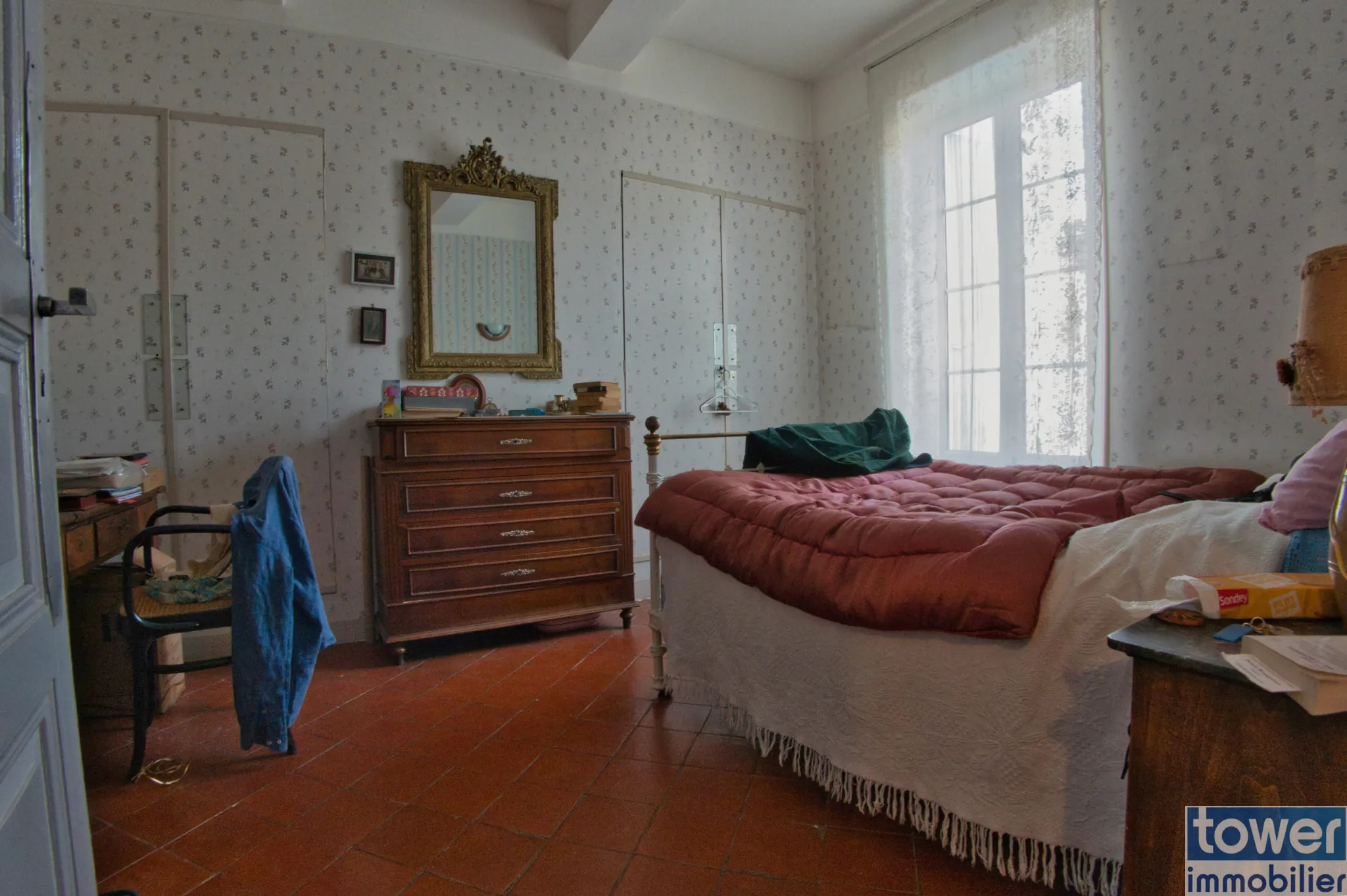 Belle maison de ville à Lézignan-Corbières avec garage et patio, idéal investissement ou résidence principale 
