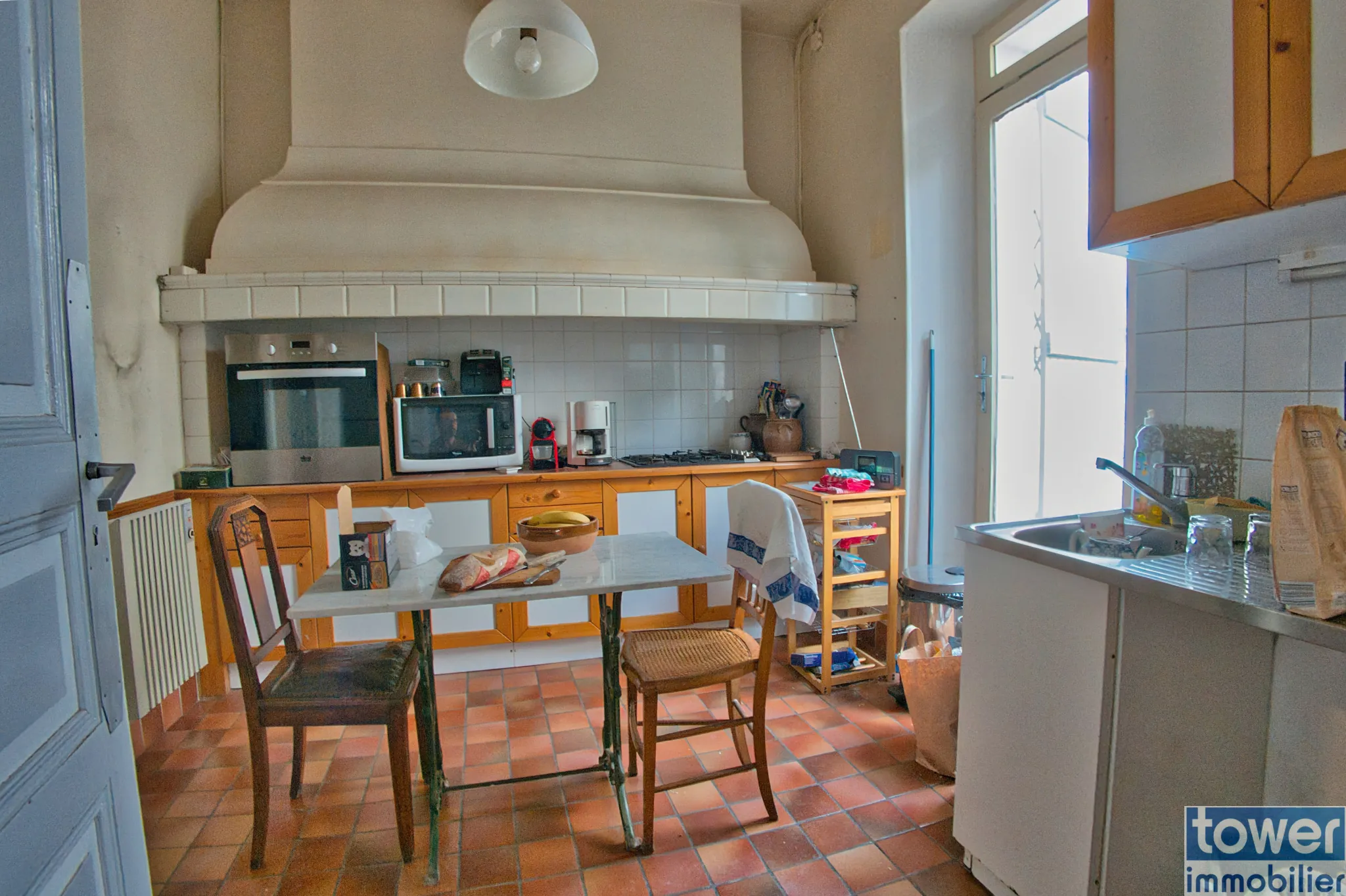Belle maison de ville à Lézignan-Corbières avec garage et patio, idéal investissement ou résidence principale 