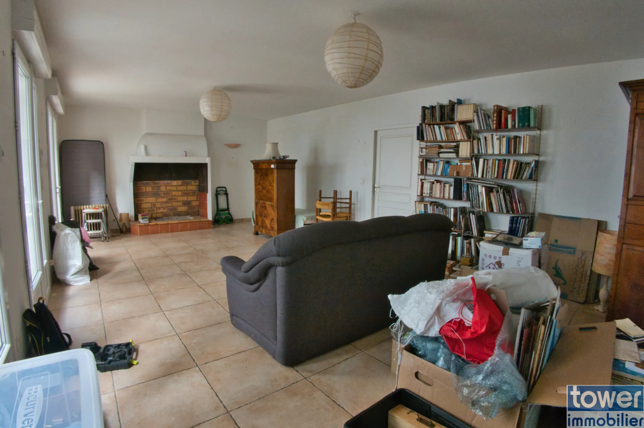 Belle maison de ville à Lézignan-Corbières avec garage et patio, idéal investissement ou résidence principale 
