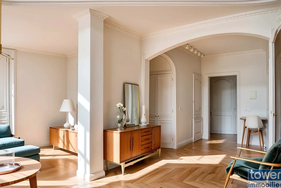 Appartement T5 lumineux de 110 m² au centre-ville de Lorient avec caves et parking 