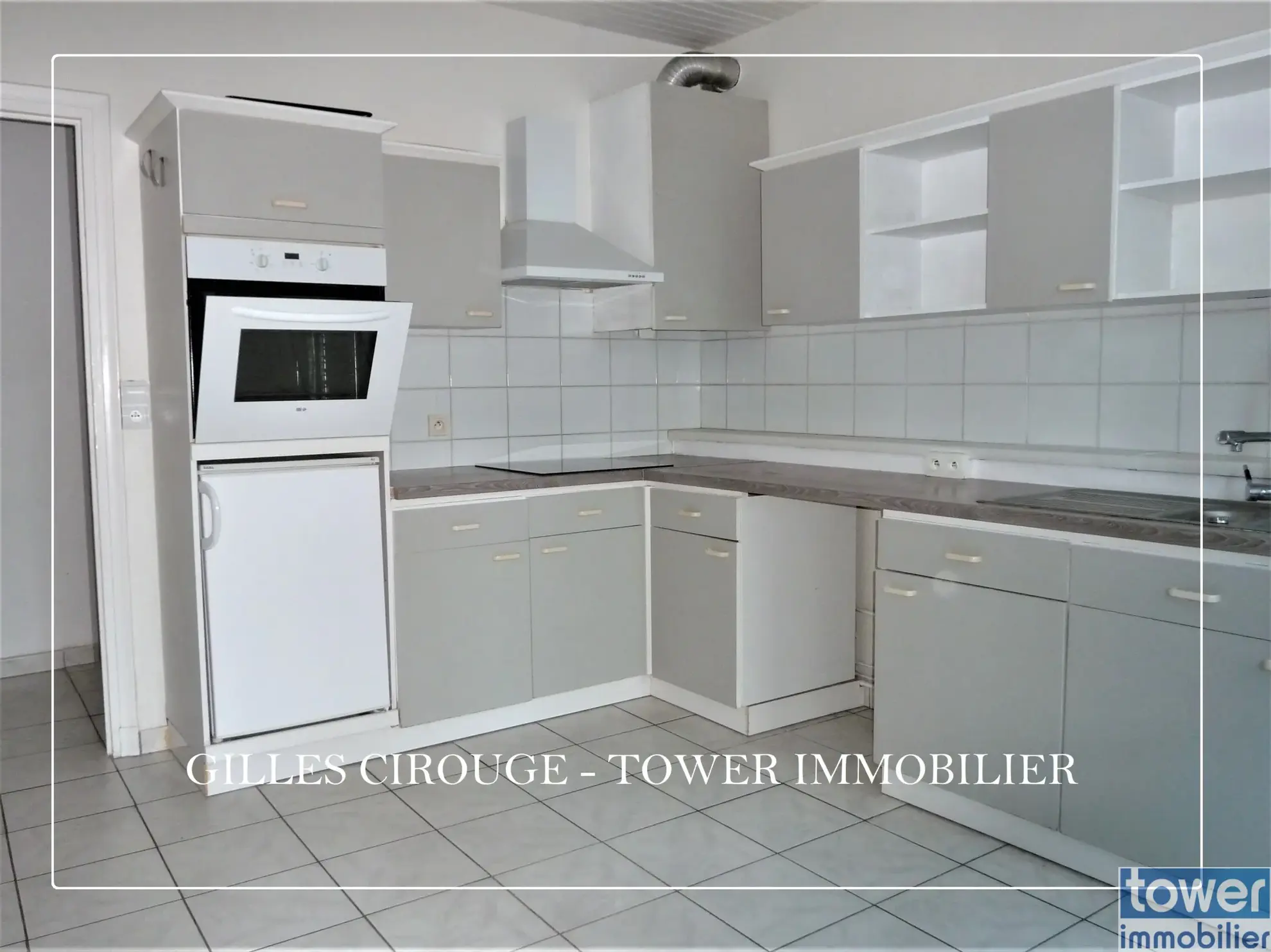 Appartement T5 lumineux de 110 m² au centre-ville de Lorient avec caves et parking 