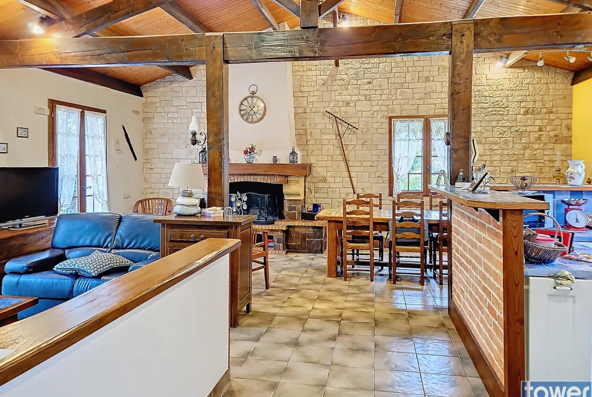 Maison familiale avec piscine à Nersac – 134 m², terrain 2640 m², confort optimal 