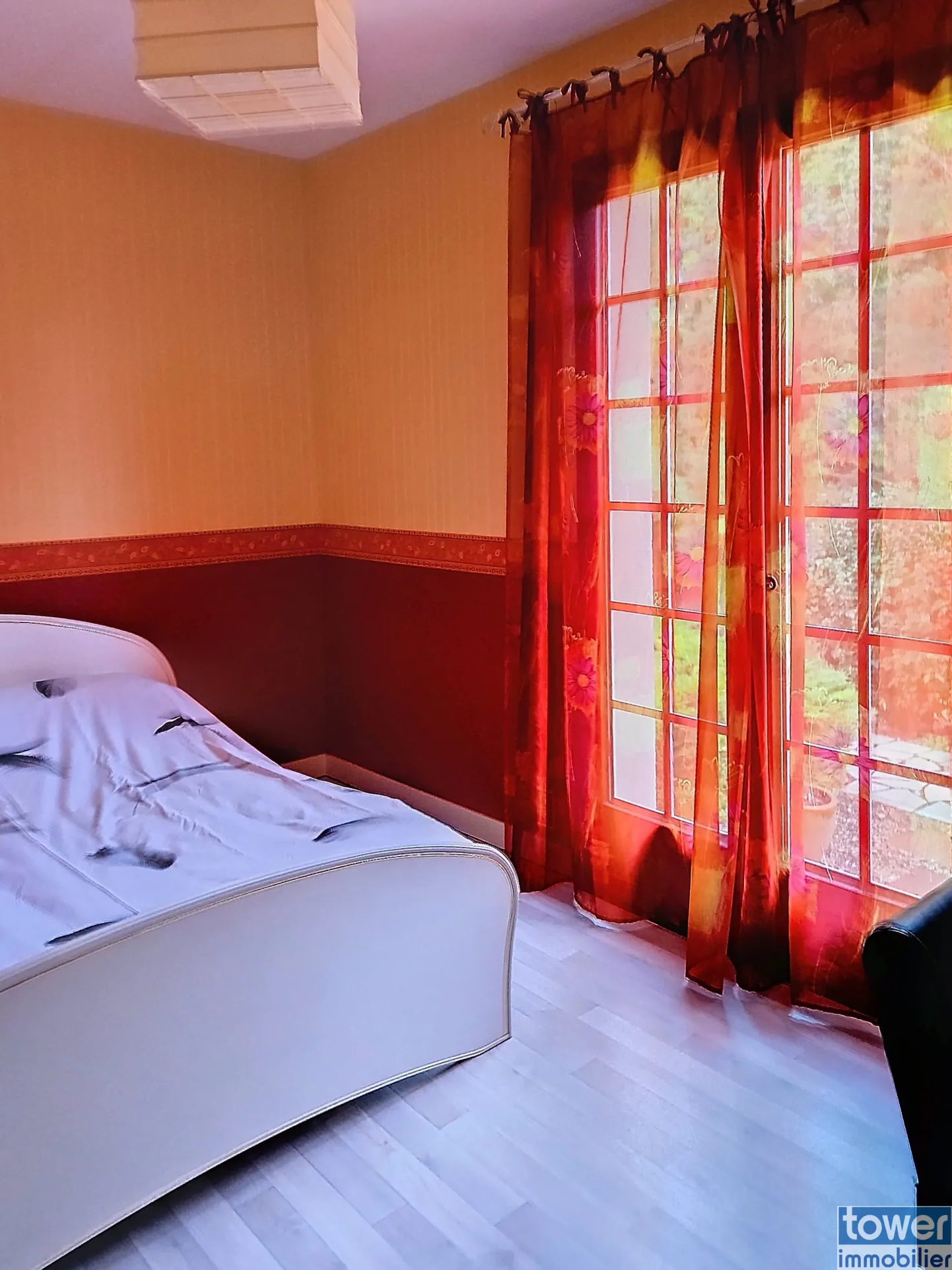 Maison familiale avec piscine à Nersac – 134 m², terrain 2640 m², confort optimal 