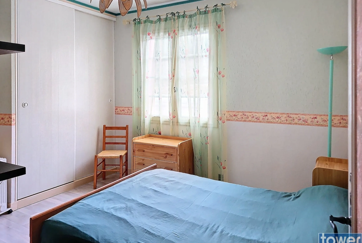 Maison familiale avec piscine à Nersac – 134 m², terrain 2640 m², confort optimal 