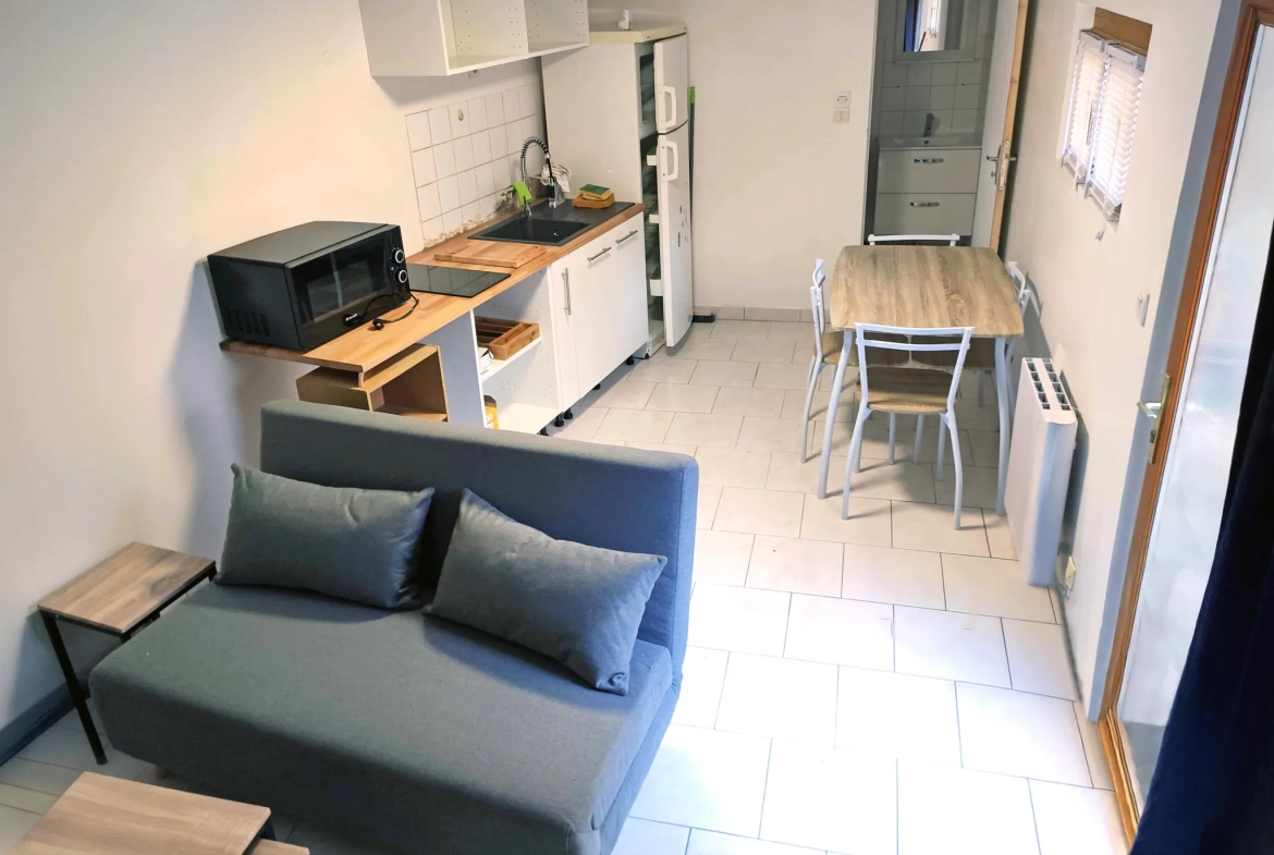 Immeuble de rapport avec local commercial et appartements loués à Courtenay (45) 
