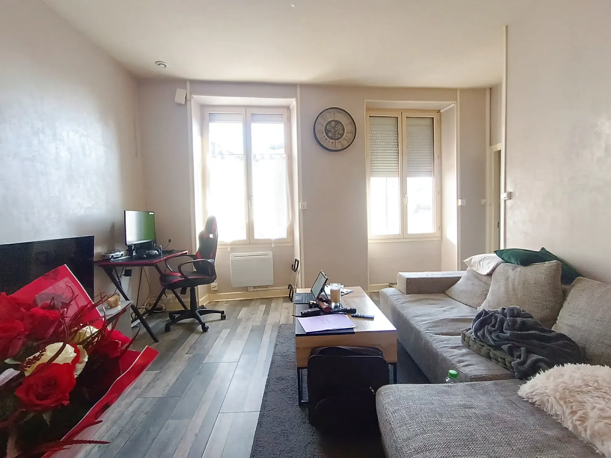 Immeuble à vendre de 99,8 m² à Ruffec, parfait pour investisseur 