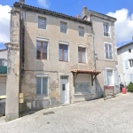 Immeuble à vendre de 99,8 m² à Ruffec, parfait pour investisseur