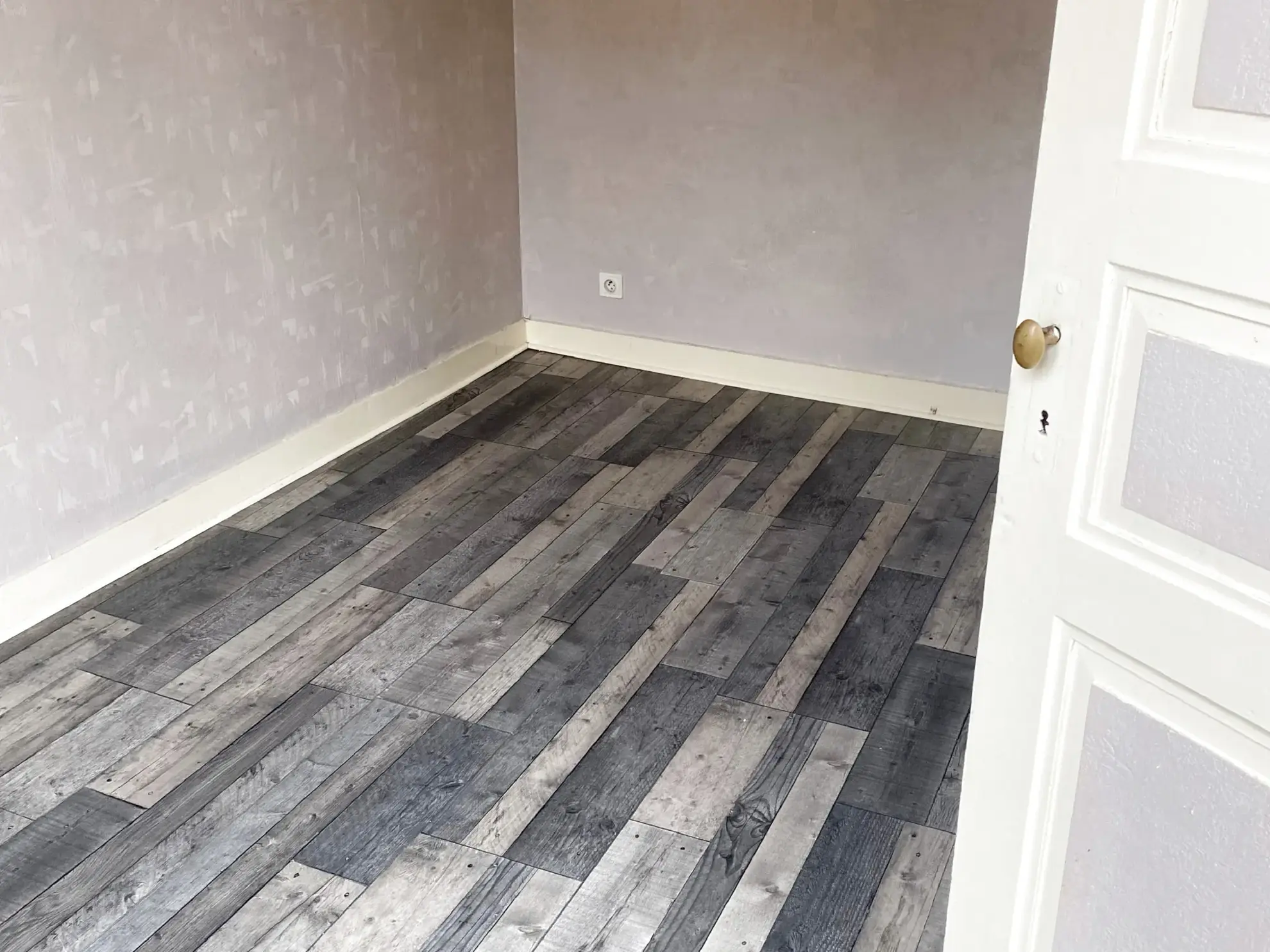 Immeuble à vendre de 99,8 m² à Ruffec, parfait pour investisseur 