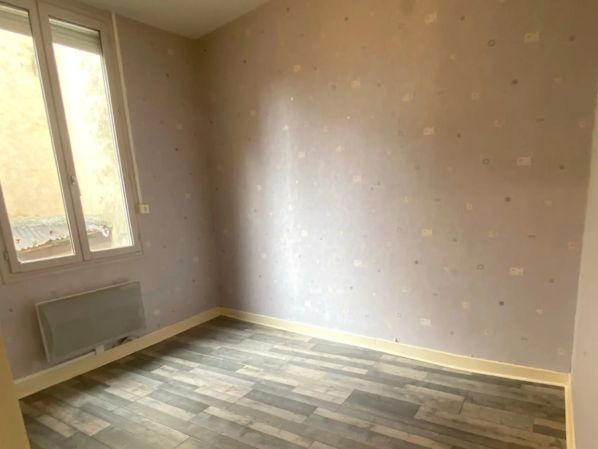 Immeuble à vendre de 99,8 m² à Ruffec, parfait pour investisseur 