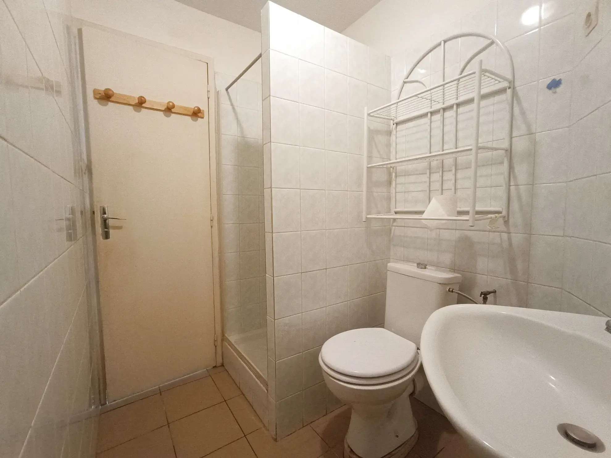 Immeuble à vendre de 99,8 m² à Ruffec, parfait pour investisseur 